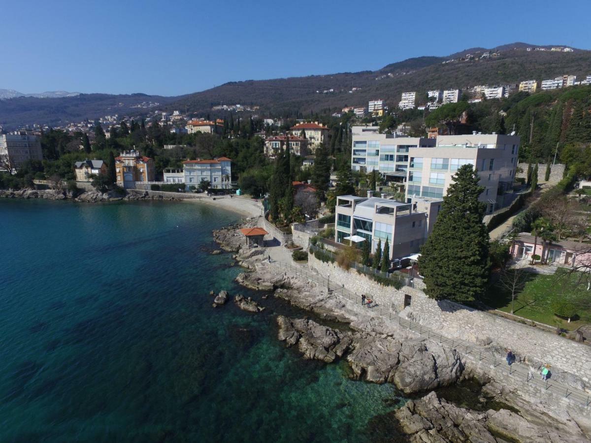 Deluxe Apartment Volosko Opatija Bagian luar foto